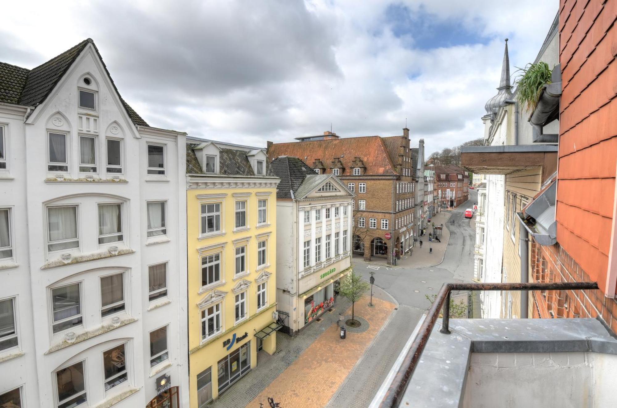Mittendrin - Apartment Mit 2 Balkonen Sehr Zentral Flensburg Ngoại thất bức ảnh